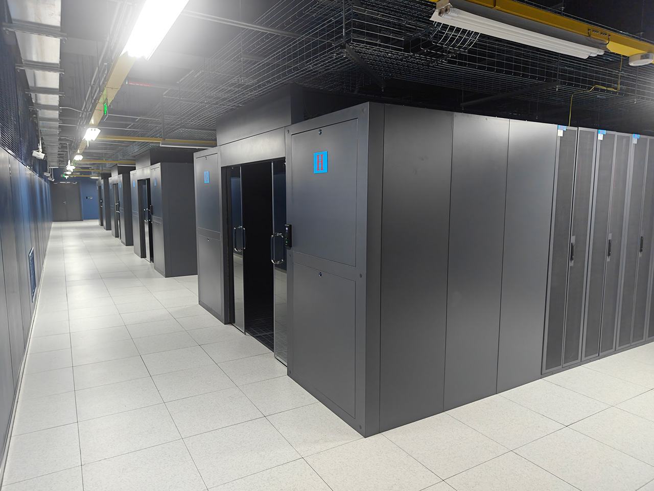 Advantages of modular computer rooms